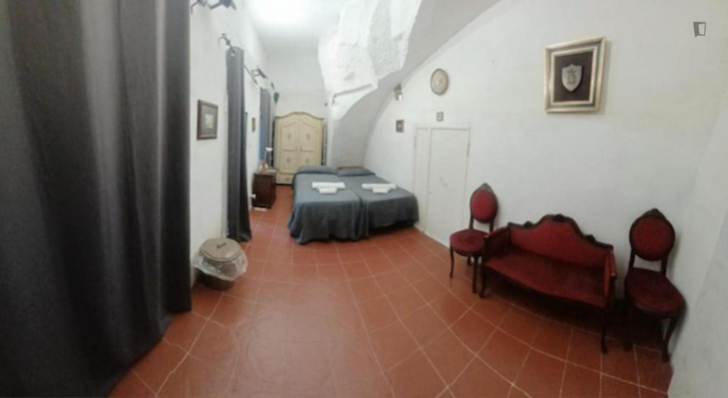Multiple beds bedroom, with private bathroom, in 3-bedroom house