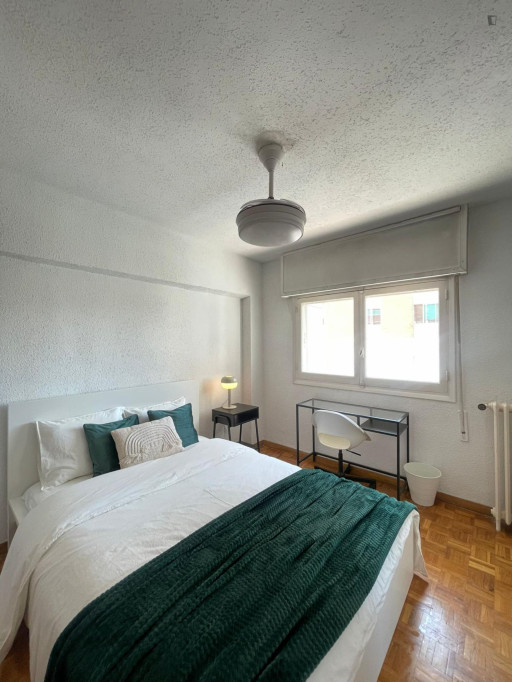 Bright single bedroom in shared flat in Chamartín - Madrid - chambre - ImmoJeune