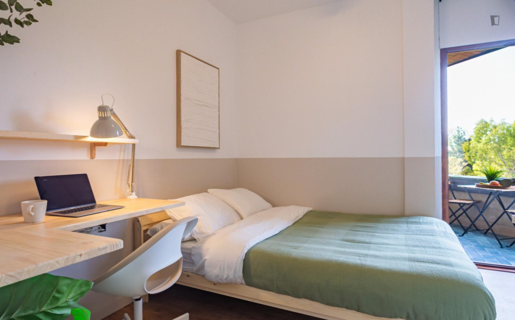 Very nice double bedroom near the La Salle Campus Barcelona - Barcelone - chambre - ImmoJeune
