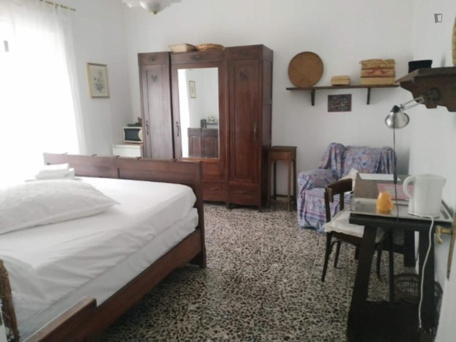 Double room in a 3-room house - Pisa - chambre - ImmoJeune