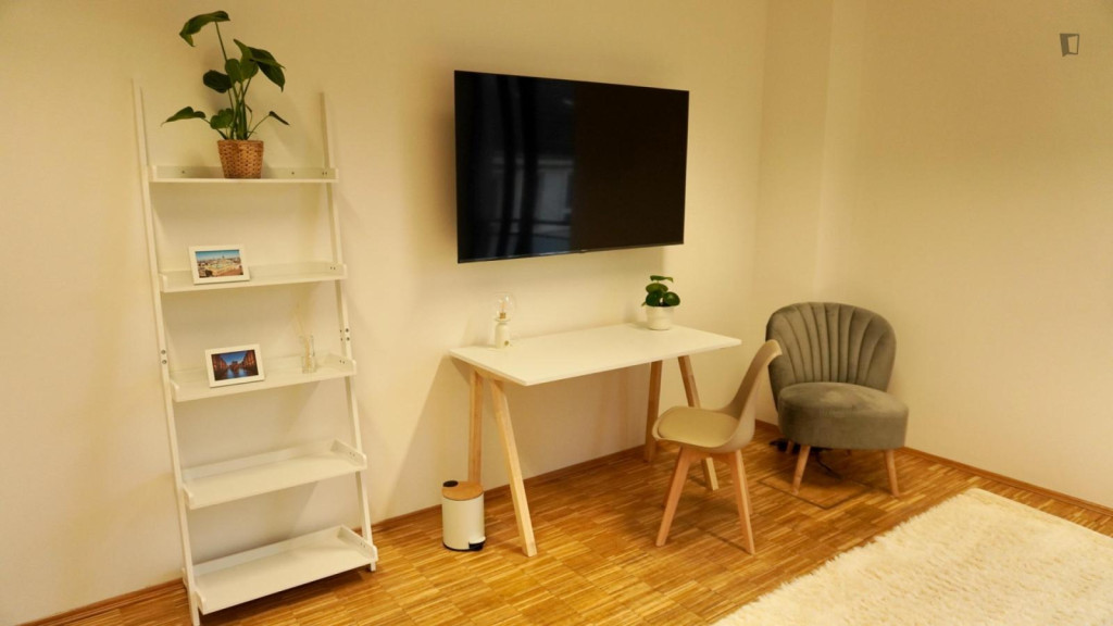 Fascinating Double Bedroom close to University of Hamburg