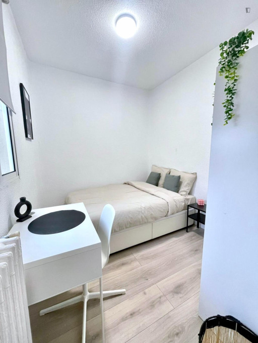 Pleasant double bedroom in Castellana - Madrid - chambre - ImmoJeune