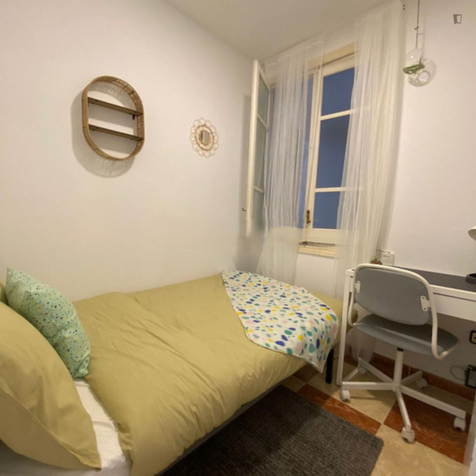 Comfy double bedroom near the Lista metro - Madrid - chambre - ImmoJeune