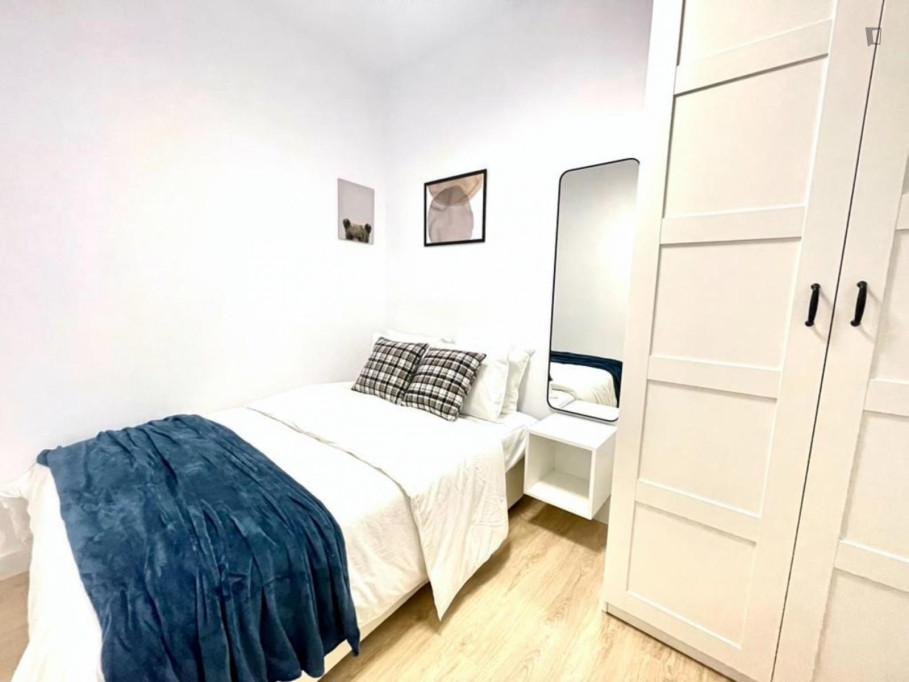 Dashing double bedroom in Recoletos - Madrid - chambre - ImmoJeune