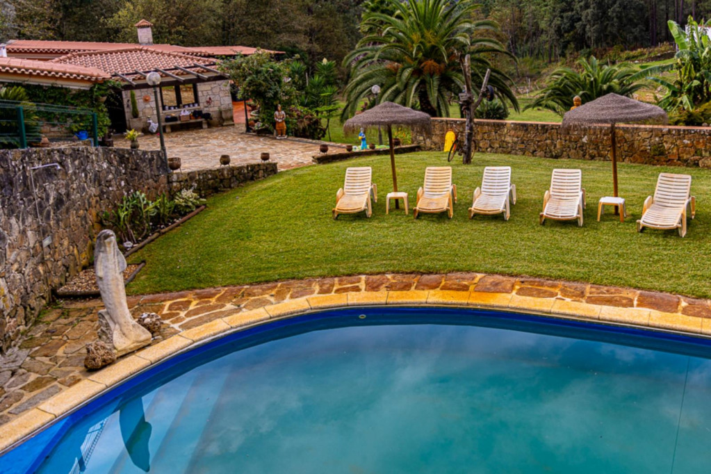 Sublime 3 Bedroom House with a swimming pool close to Dom Luís I Bridge - Aveiro - chambre - ImmoJeune