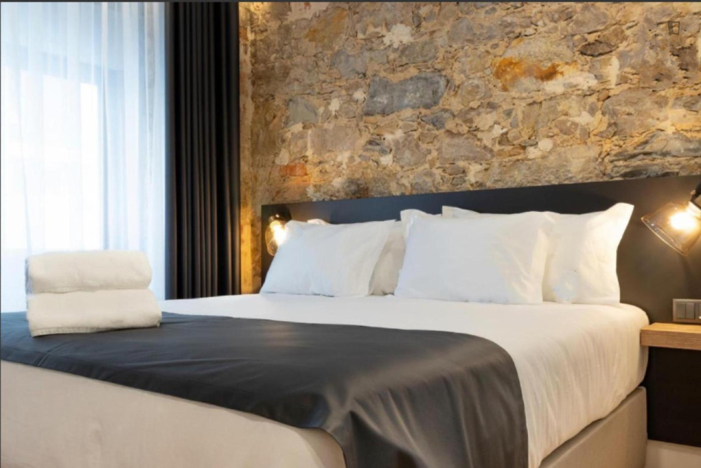 Modern Double Bedroom with a private bathroom close to LeiriaShopping - Leiria - chambre - ImmoJeune