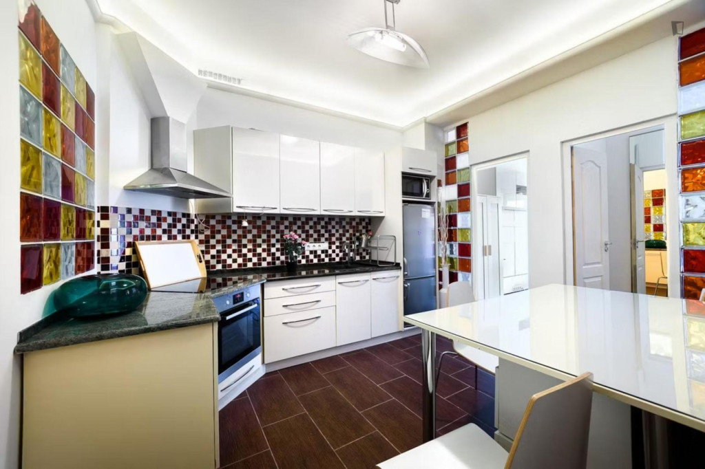 Neat and cosy double bedroom in Józsefváros