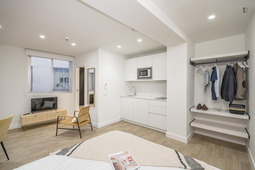 Bedroom for rent in San Juan 5, Málaga - Malaga - chambre - ImmoJeune