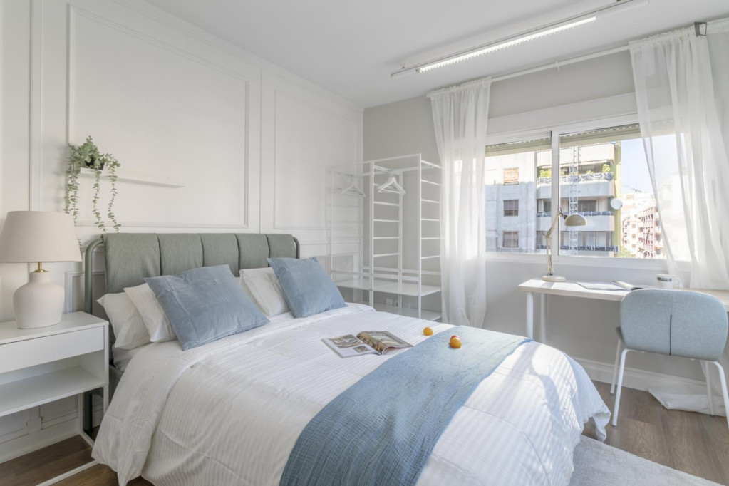 Bedroom for rent in Alfonso El Sabio 27 I, Alicante - Alicante - chambre - ImmoJeune
