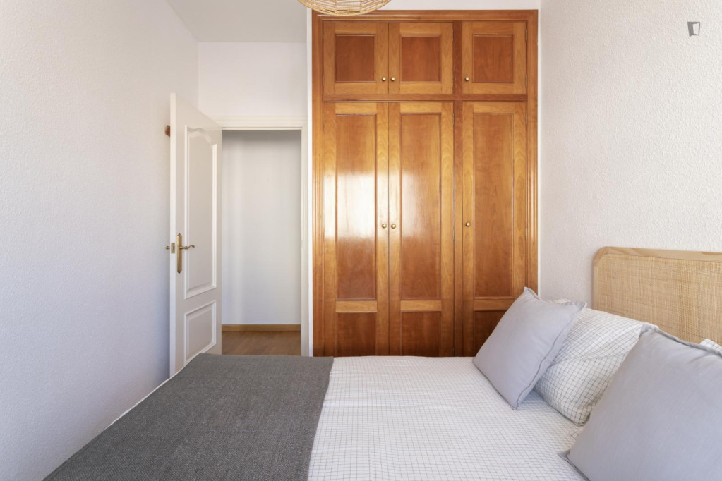 Bedroom for rent in Maisonnave 31, Alicante