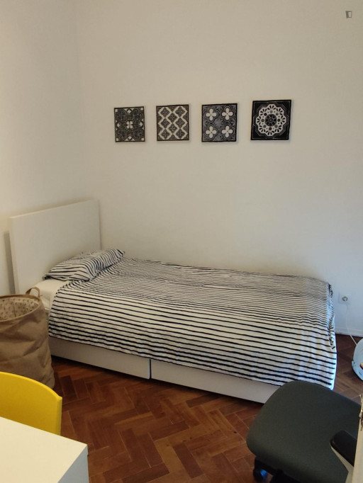 Bright bedroom in central Lisbon - Lisbonne - chambre - ImmoJeune