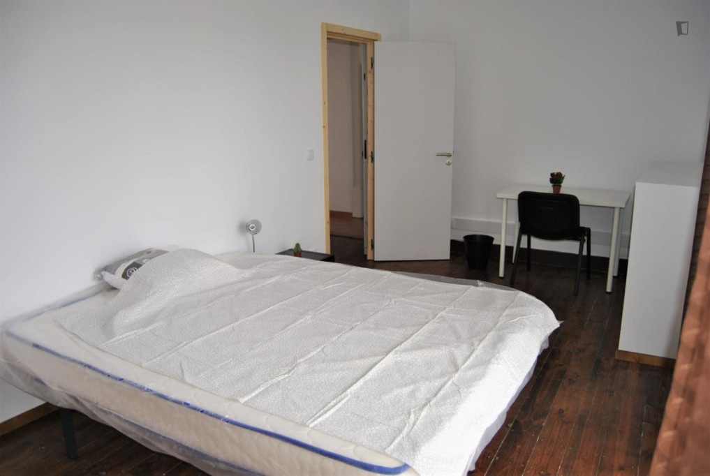 Comfortable single bedroom in the centre of Castelo Branco - Castelo Branco - chambre - ImmoJeune