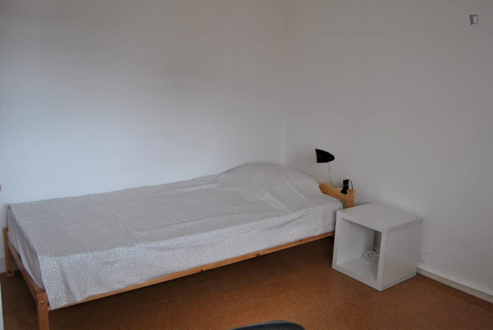 Pleasant single bedroom not too far from ESE - Castelo Branco - chambre - ImmoJeune