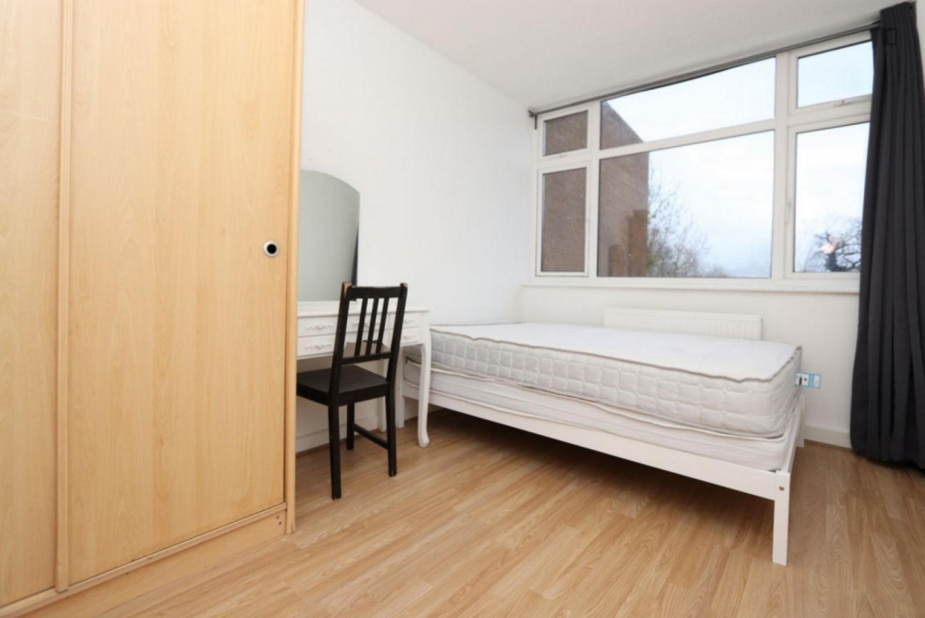 Lovely double bedroom near Wembley Park tube station - London - chambre - ImmoJeune