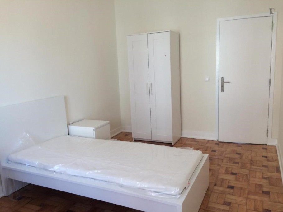Seductive Single Bedroom close to Santarém Polytechnic University - Santarem - chambre - ImmoJeune