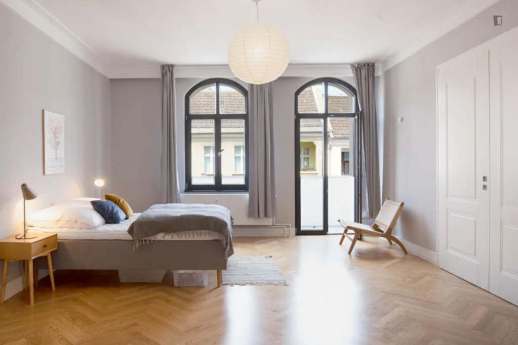 Lovely double bedroom with a balcony, in Friedrichshain - Berlin - chambre - ImmoJeune