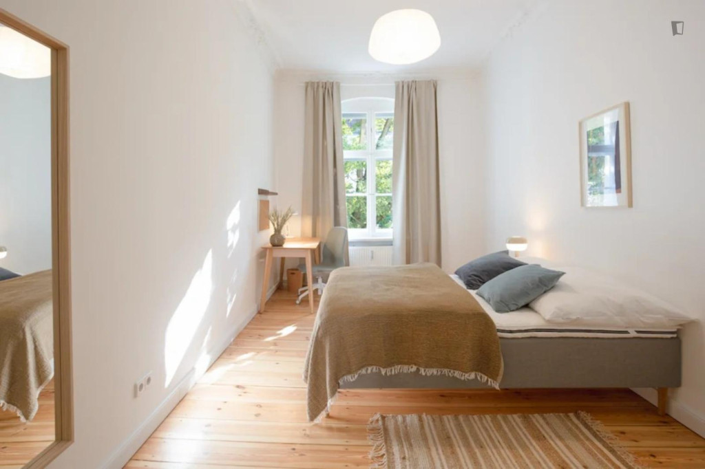 Very nice double bedroom near the Turmstraße metro - Berlin - chambre - ImmoJeune