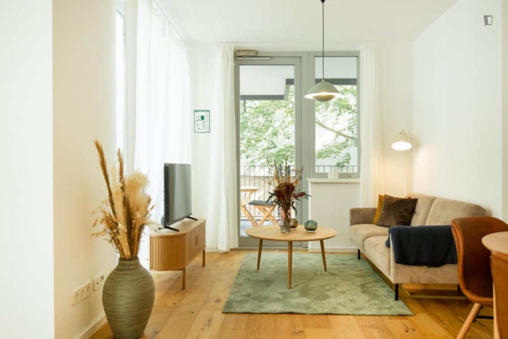 Modern 1-bedroom flat with balcony in Berlin-Mitte - Berlin - chambre - ImmoJeune