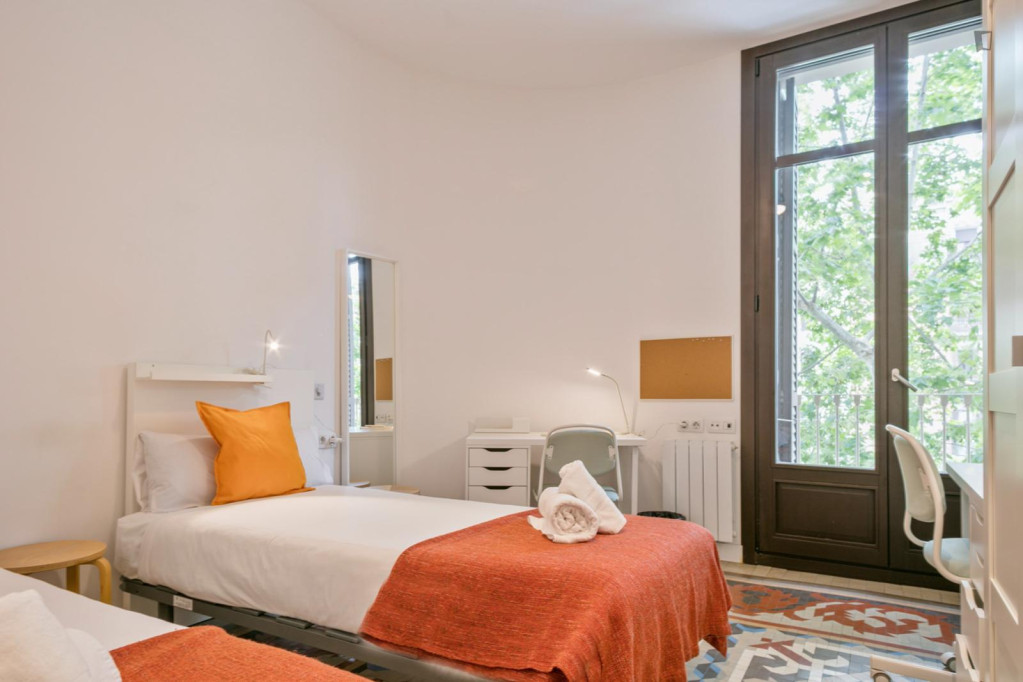 Beautiful twin bedroom with a balcony, in L'Antiga Esquerra de l'Eixample - Barcelone - chambre - ImmoJeune