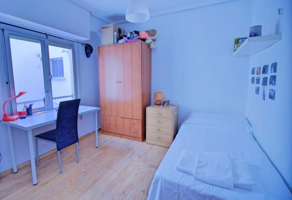 Elegant 3-bedroom apartment in Ciutat Jardi - Valence - chambre - ImmoJeune