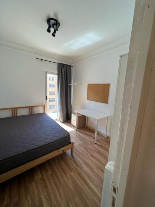 Bright double bedroom in El Pla del Real - Valence - chambre - ImmoJeune