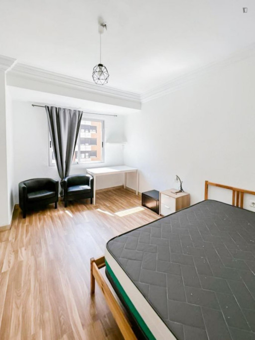 Neat double bedroom in El Pla del Real - Valence - chambre - ImmoJeune