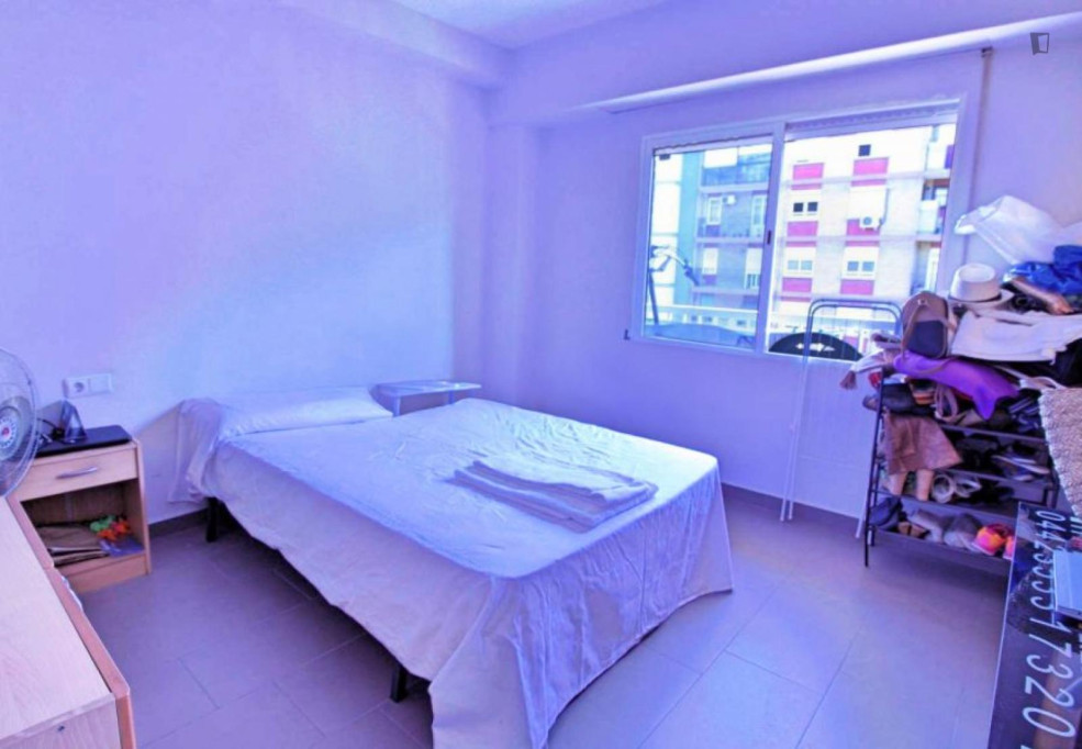 Enjoyable double bedroom near the Aragó metro - Valence - chambre - ImmoJeune