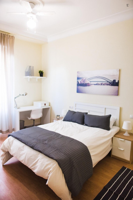 Alluring double bedroom in Bellas Vistas - Madrid - chambre - ImmoJeune
