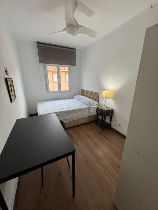 Inviting double bedroom in Puerta del Angel - Madrid - chambre - ImmoJeune