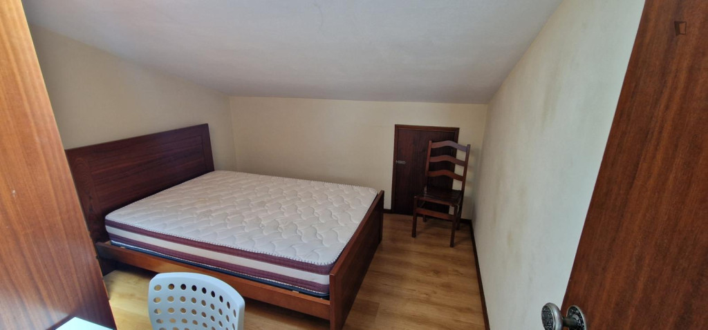 Lovely bedroom next to Universidade do Minho - Braga - chambre - ImmoJeune