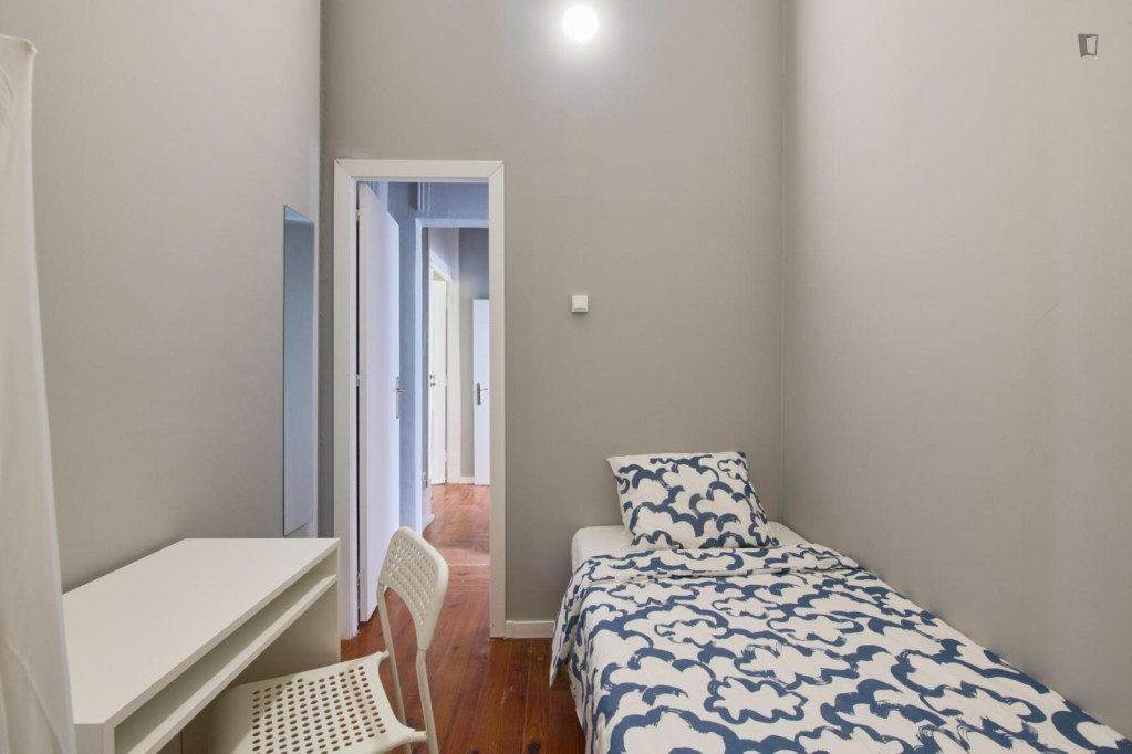 Cosy single bedroom in a student flat, in Entrecampos - Lisbonne - chambre - ImmoJeune