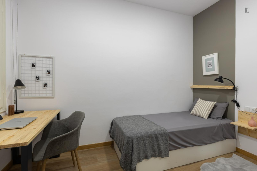 Inviting single bedroom in Sant Gervasi - Barcelone - chambre - ImmoJeune