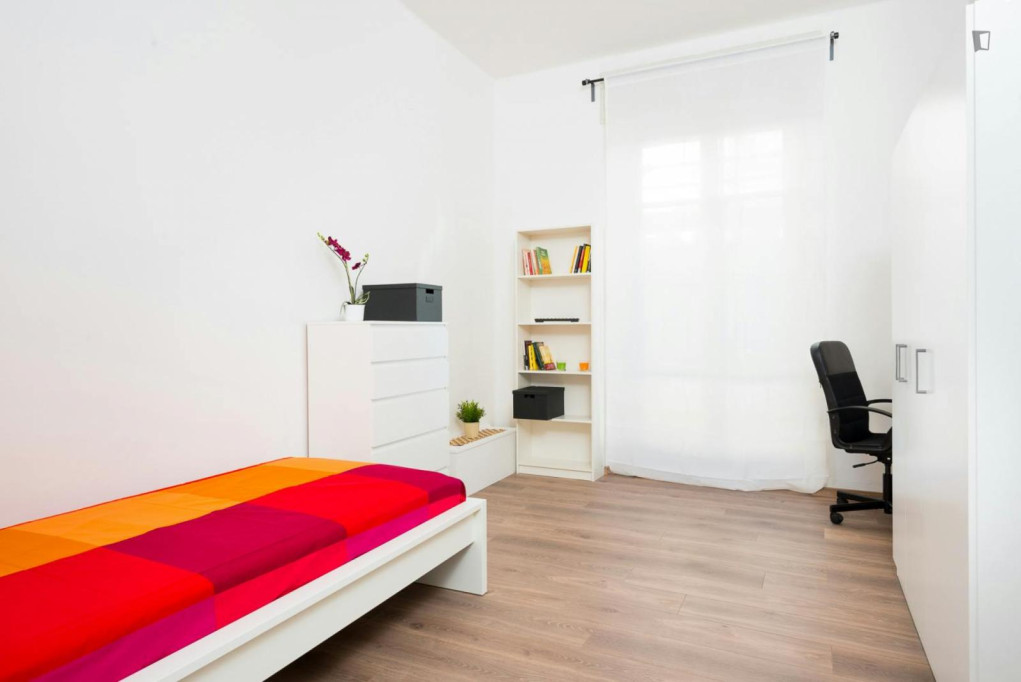 Lovely single bedroom near Piazza Statuto - Turin - chambre - ImmoJeune