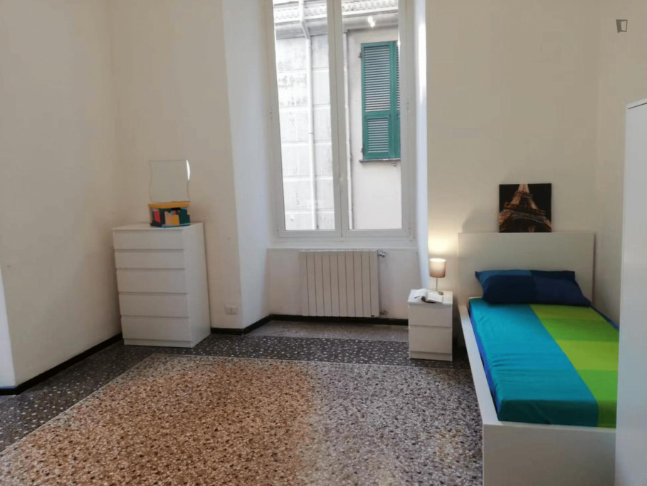 Neat single bedroom in the centre of Genoa - Genoa - chambre - ImmoJeune