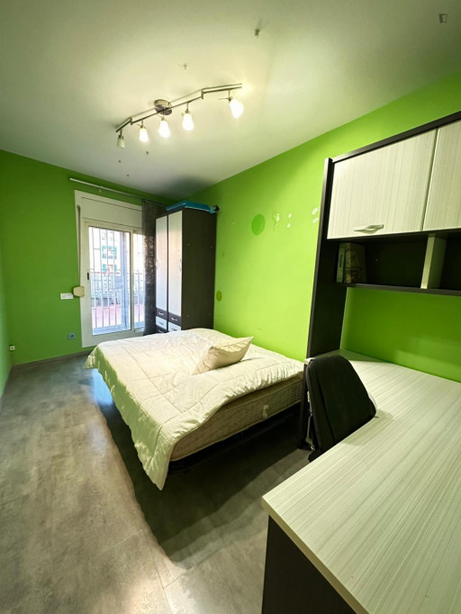 Great double bedroom near Parc del Turó de la Peira - Barcelone - chambre - ImmoJeune