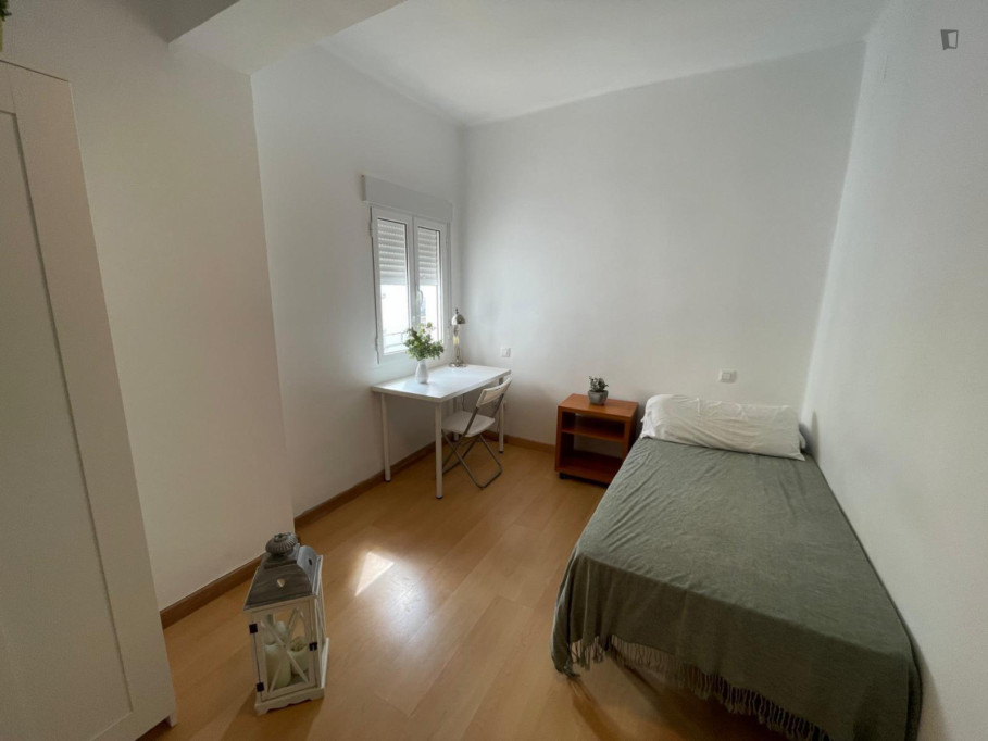 Very nice single bedroom in Triana - Séville - chambre - ImmoJeune