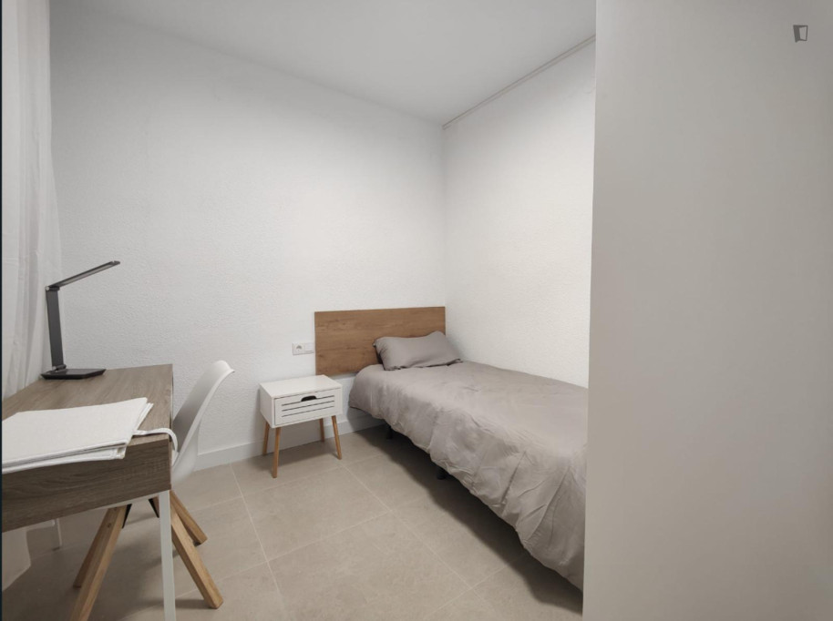 Homely single bedroom close to Jaume I University