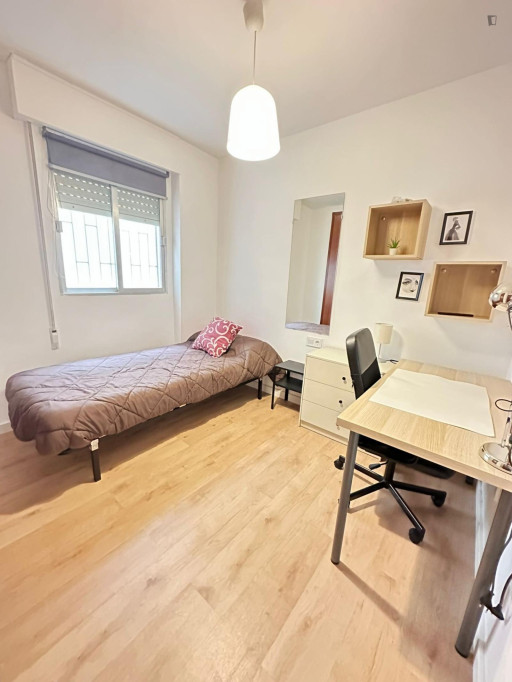 Homely single bedroom in Castellón de la Plana - Castello de la Plana - chambre - ImmoJeune
