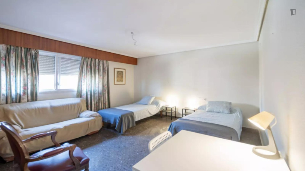 Spacious twin bedroom in shared flat near the Universitat Politècnica de València (UPV) - Valence - chambre - ImmoJeune