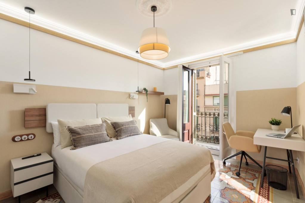 Bright single bedroom with balcony in well-connected Dreta de l'Eixample - Barcelone - chambre - ImmoJeune