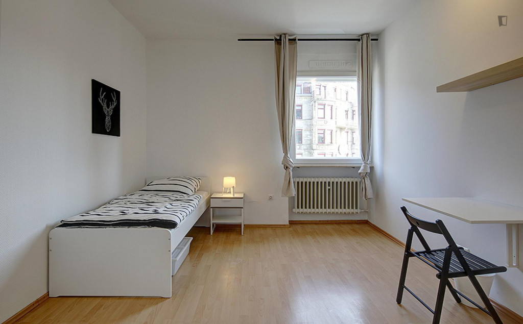 Comfy single bedroom in Veielbrunnen - Stuttgart - chambre - ImmoJeune