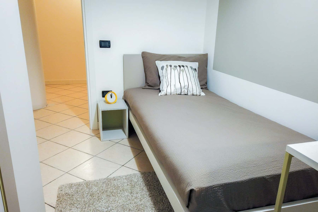 Room in Via Palermo, Trento for 150 m² with 8 bedrooms