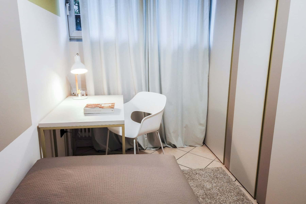 Room in Via Palermo, Trento for 150 m² with 8 bedrooms