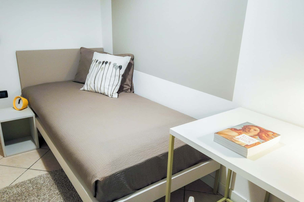 Room in Via Palermo, Trento for 150 m² with 8 bedrooms