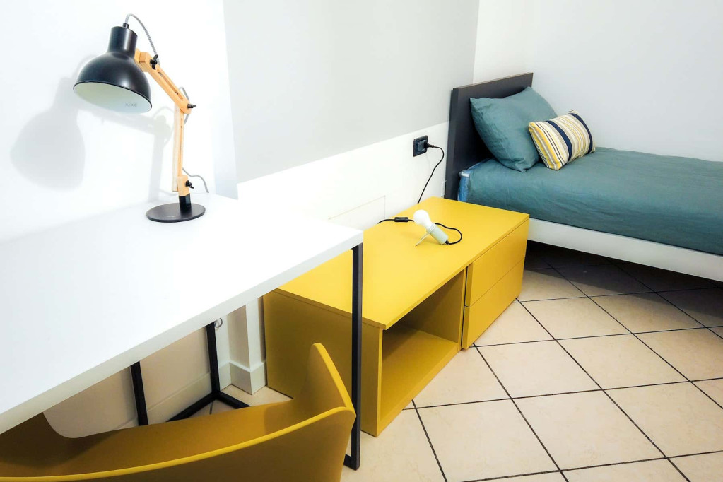Room in Via Palermo, Trento for 150 m² with 8 bedrooms