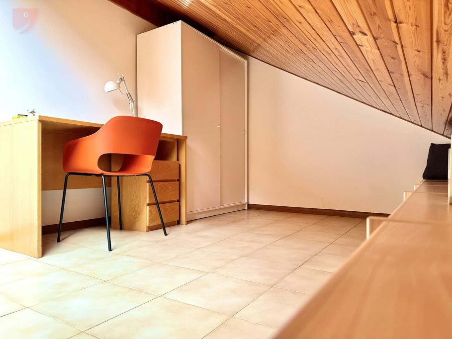 Room in Via Pomeranos, Trento for 145 m² with 6 bedrooms