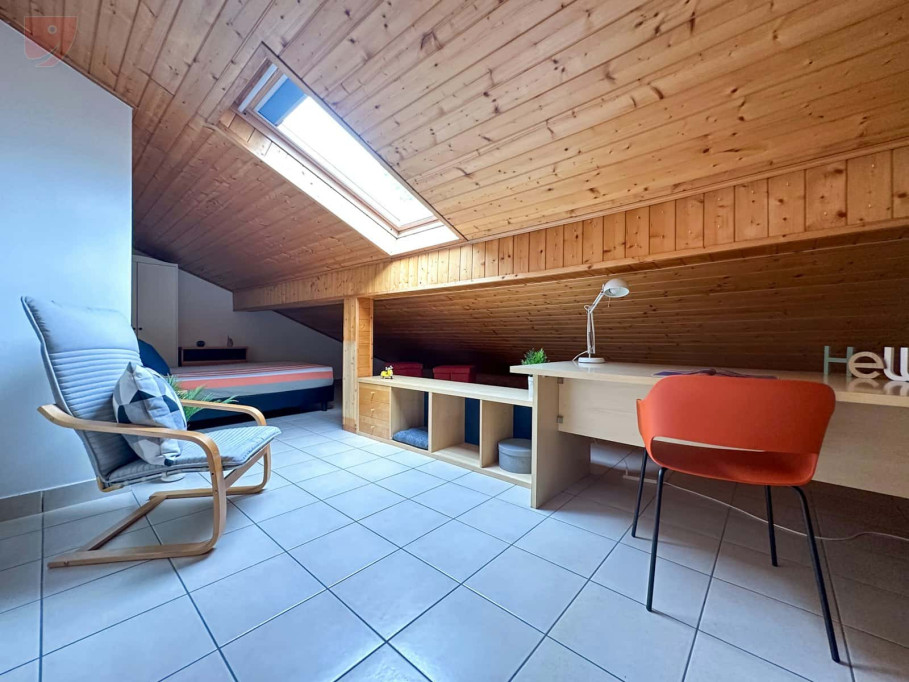 Room in Via Pomeranos, Trento for 145 m² with 6 bedrooms