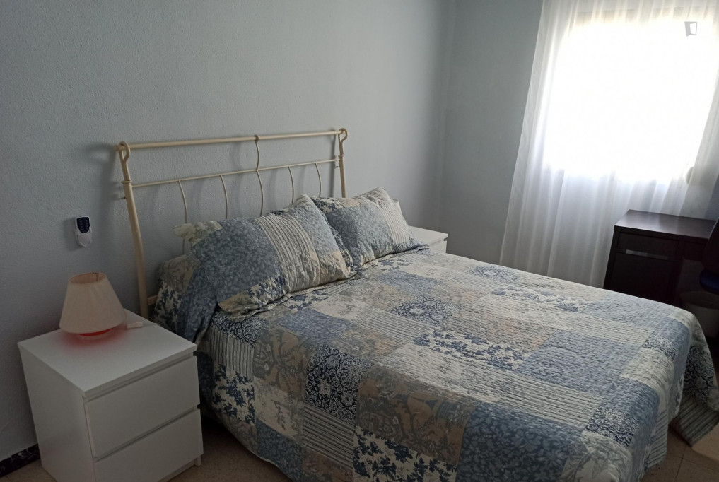 Double bedroom in 3-bedroom apartment - Séville - chambre - ImmoJeune