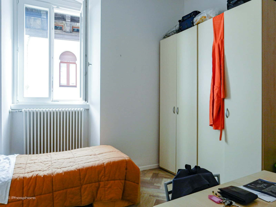 Room in Largo Giosuè Carducci, Trento for 118 m² with 3 bedrooms