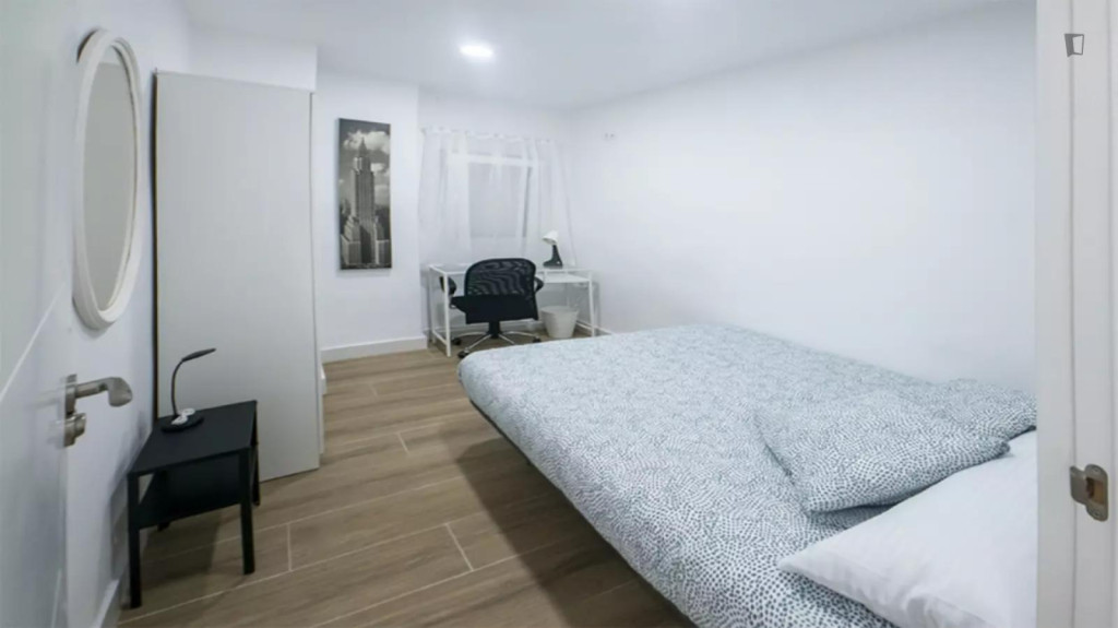 Cosy single bedroom in well-connected Nou Moles - Valence - chambre - ImmoJeune